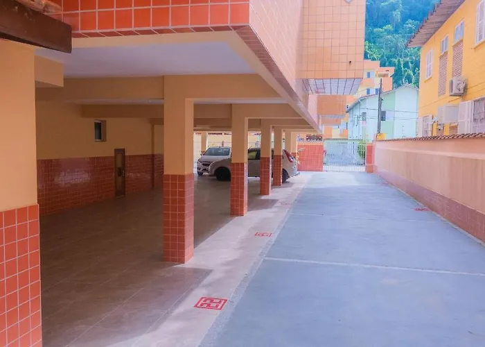 Praia Grande Ubatuba 2 vagas garagem Internet WiFi